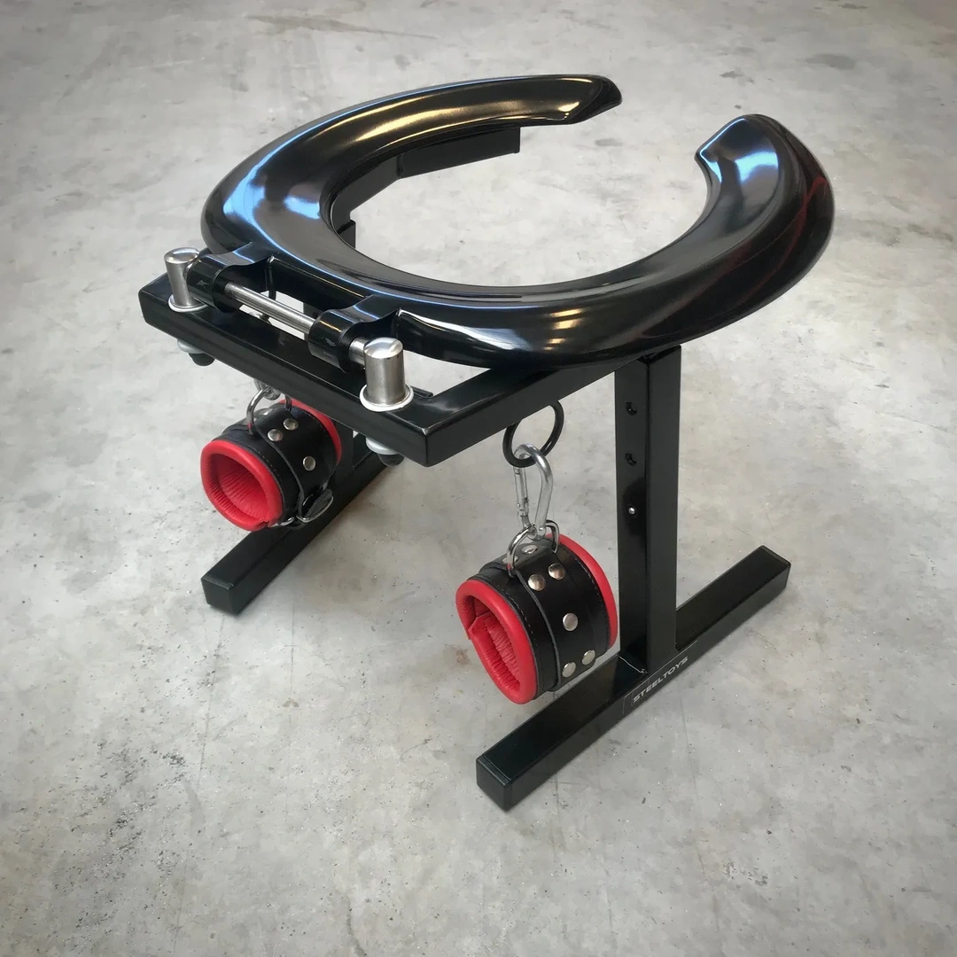 Zwarte Steeltoys rim chair met bevestigde zwart-rode boeien